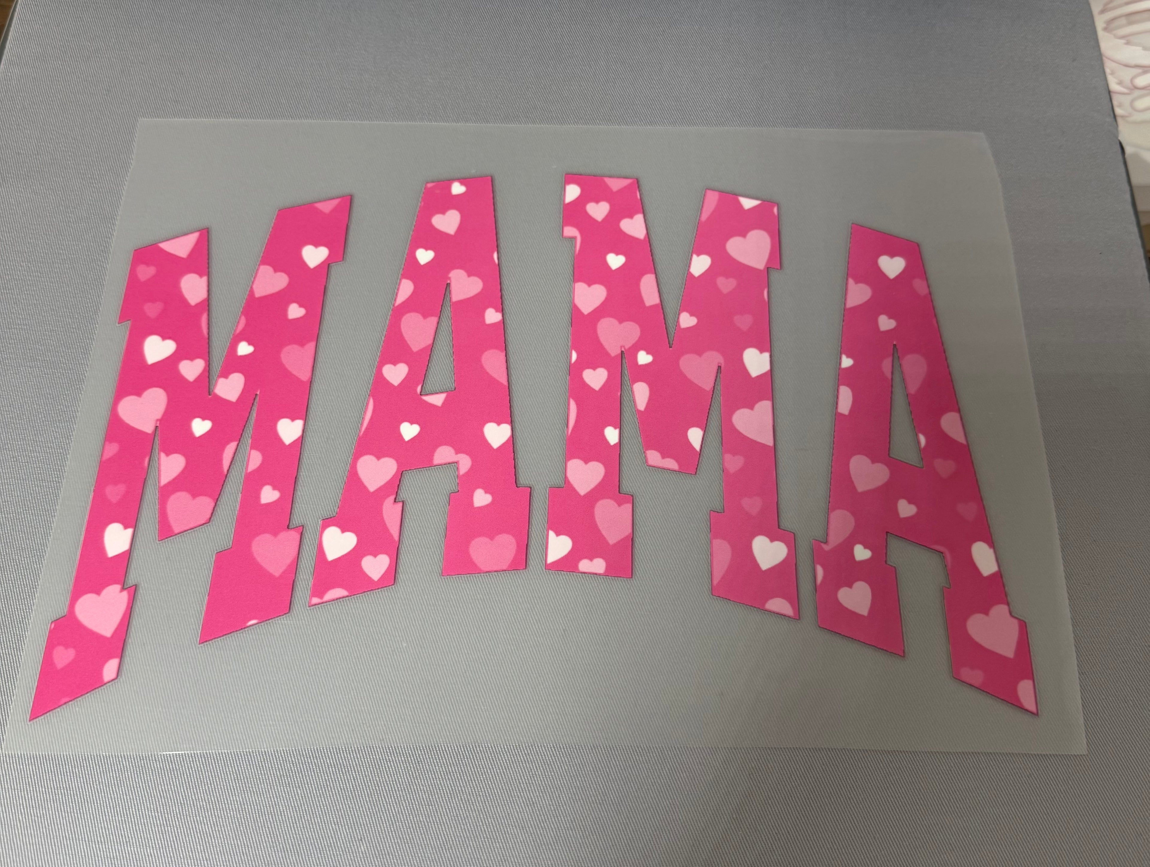 Pink hearts “MAMA”